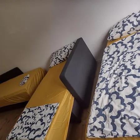 Schone In In Der Nahe Von Schonstatt Und Whu Apartman *